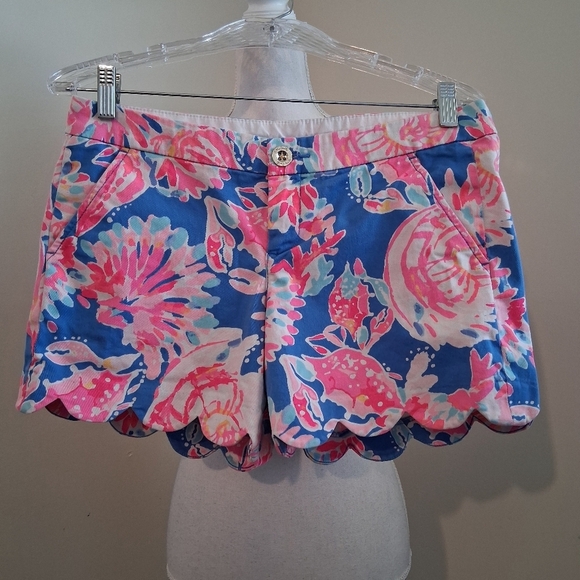 Lilly Pulitzer Buttercup Seersucker Stretch Scalloped Short Size 4 - Picture 6 of 7
